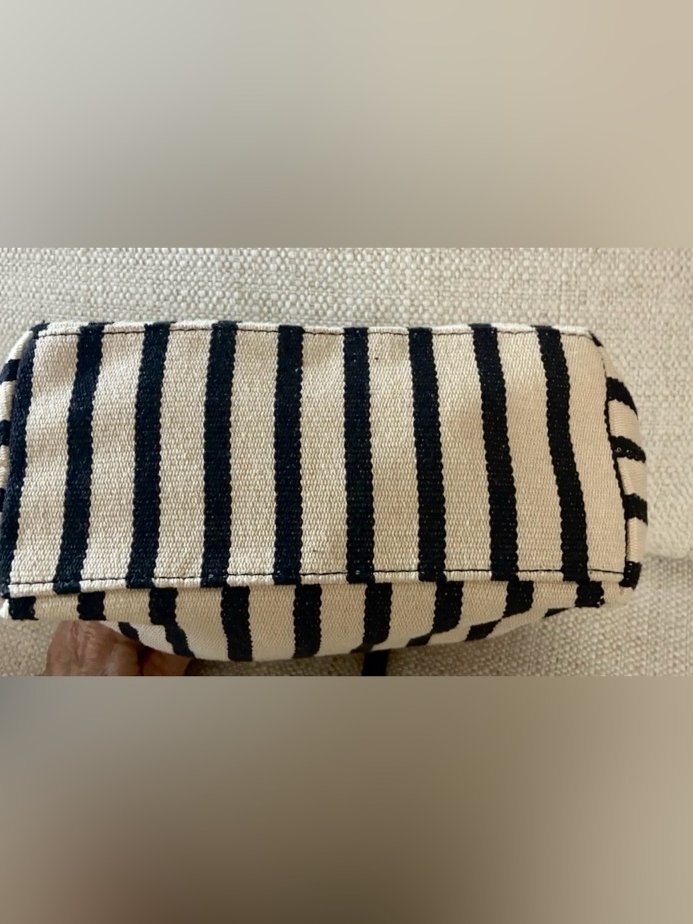 Zara Canvas Crossbody Bag, Wooden Kiss-Lock, Striped Cream & Black NWT Retail$69 - Picture 9 of 11